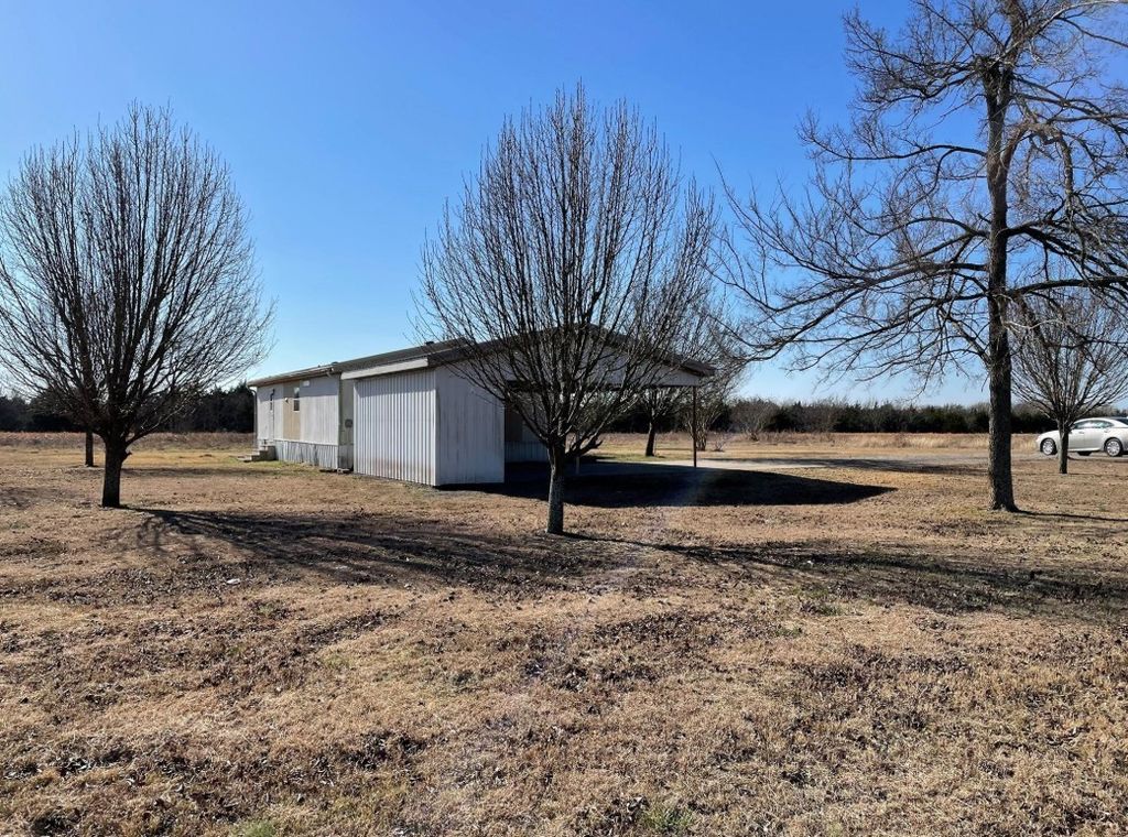 369 PRIVATE ROAD 4521, Wolfe City, TX 75496