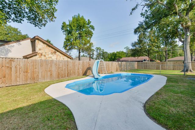 2818 Rapho Street, Crosby, TX 77532
