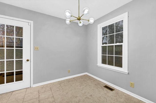 404 Warren Cir, Clarksville, TN 37040