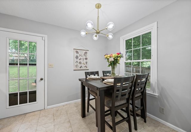 404 Warren Cir, Clarksville, TN 37040