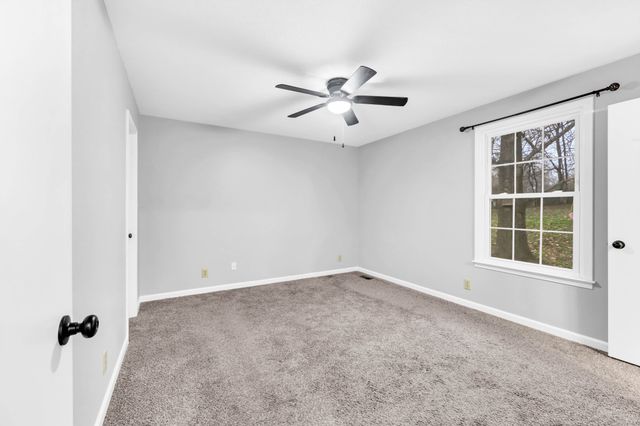 404 Warren Cir, Clarksville, TN 37040