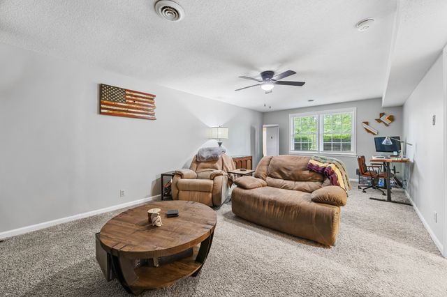 404 Warren Cir, Clarksville, TN 37040