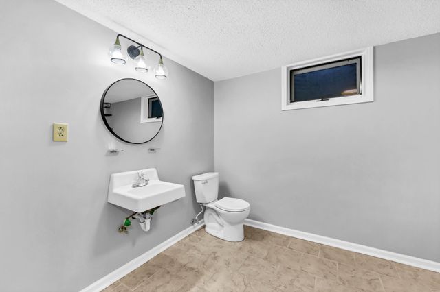 404 Warren Cir, Clarksville, TN 37040