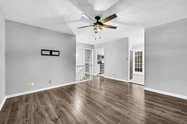 404 Warren Cir, Clarksville, TN 37040