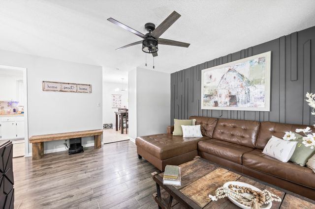 404 Warren Cir, Clarksville, TN 37040