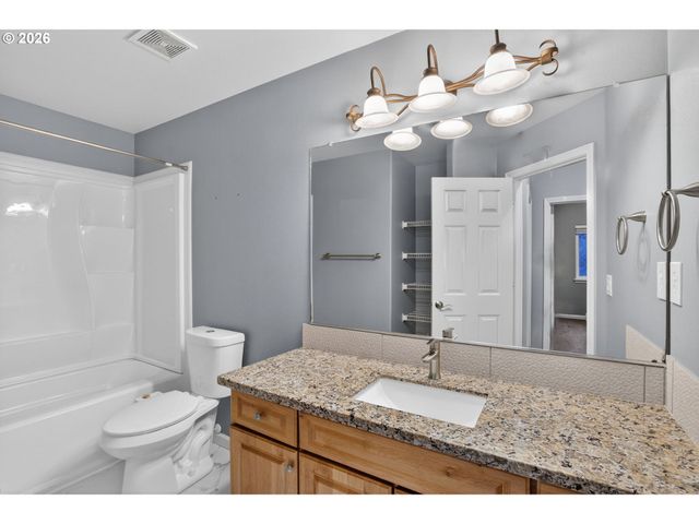 20464 HOODVIEW Ave, West Linn, OR 97068