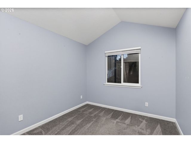 20464 HOODVIEW Ave, West Linn, OR 97068