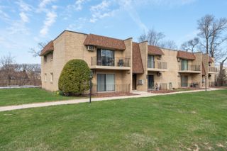 12830 S 71st Avenue 104, Palos Heights, IL 60463