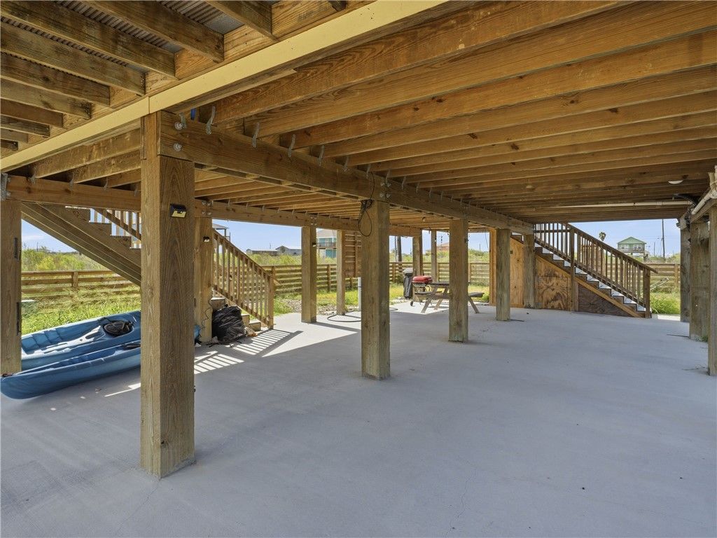 377 W Misty Oak, Rockport, TX 78382 — photo 2