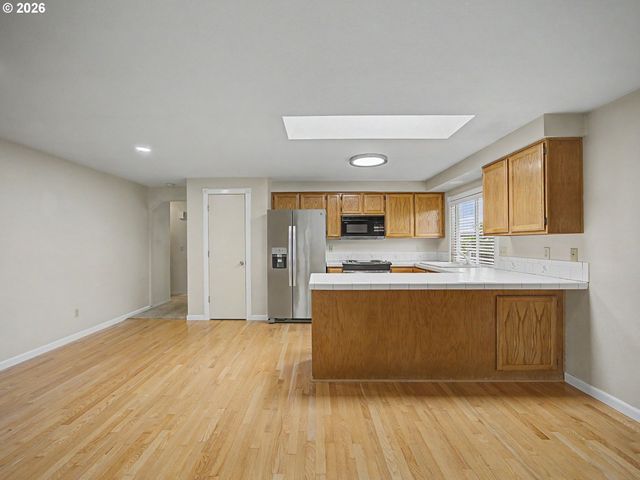 1778 N LAURELWOOD Loop, Canby, OR 97013