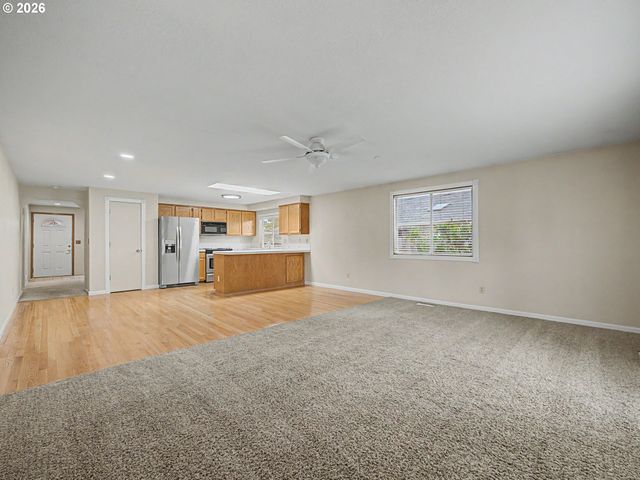 1778 N LAURELWOOD Loop, Canby, OR 97013