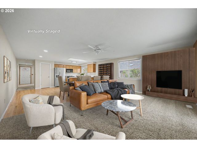 1778 N LAURELWOOD Loop, Canby, OR 97013