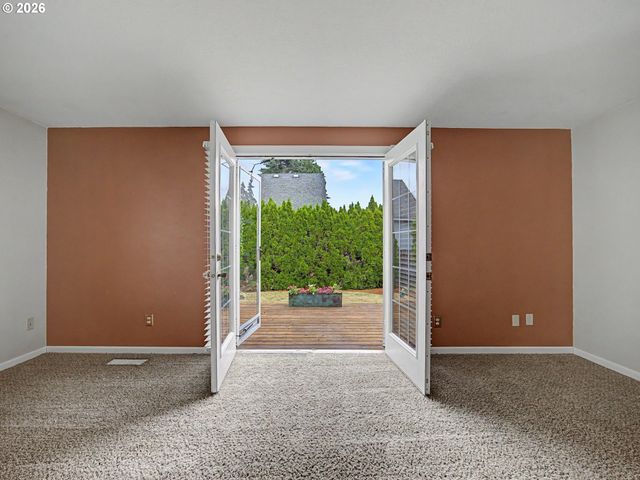1778 N LAURELWOOD Loop, Canby, OR 97013