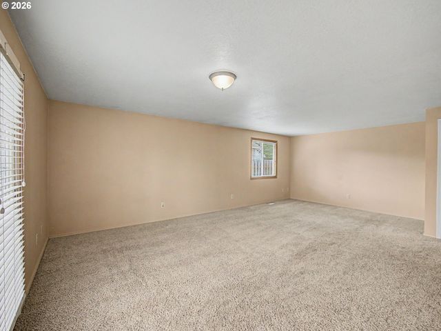 1778 N LAURELWOOD Loop, Canby, OR 97013