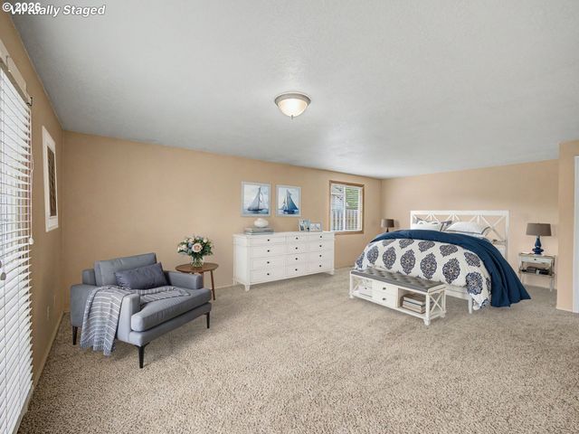 1778 N LAURELWOOD Loop, Canby, OR 97013