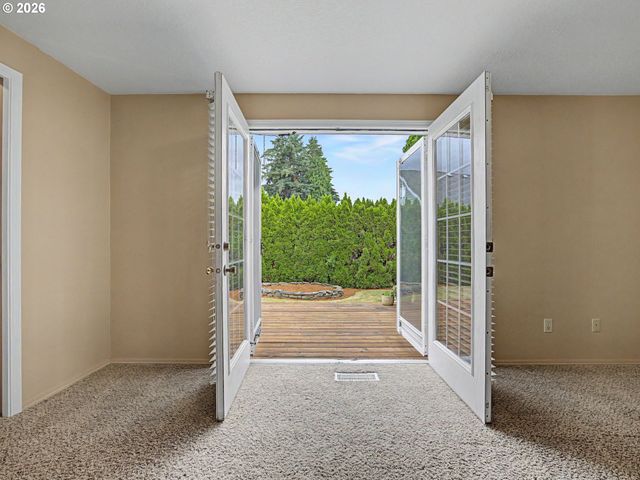 1778 N LAURELWOOD Loop, Canby, OR 97013