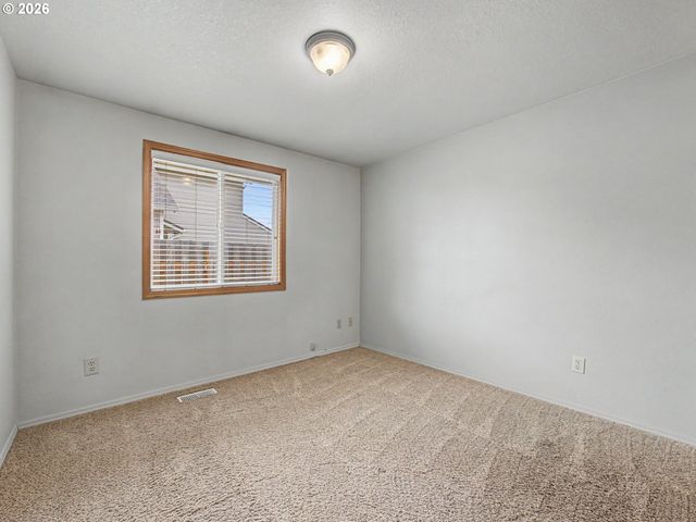 1778 N LAURELWOOD Loop, Canby, OR 97013