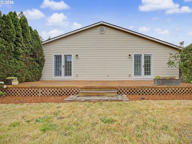 1778 N LAURELWOOD Loop, Canby, OR 97013