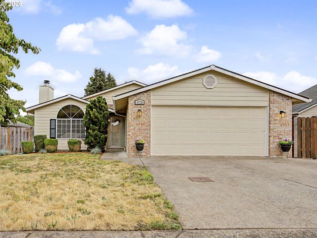 1778 N LAURELWOOD Loop, Canby, OR 97013