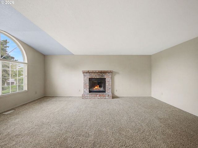 1778 N LAURELWOOD Loop, Canby, OR 97013