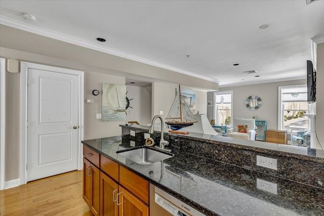 3 Honora Ln 3, Bourne, MA 02532