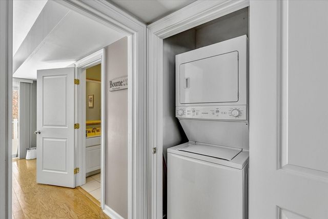 3 Honora Ln 3, Bourne, MA 02532