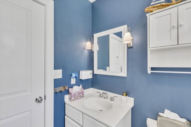 3 Honora Ln 3, Bourne, MA 02532