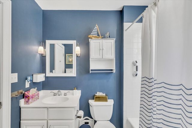 3 Honora Ln 3, Bourne, MA 02532