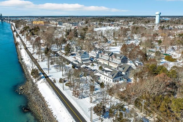 3 Honora Ln 3, Bourne, MA 02532