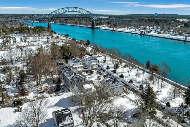 3 Honora Ln 3, Bourne, MA 02532