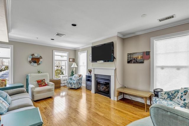 3 Honora Ln 3, Bourne, MA 02532