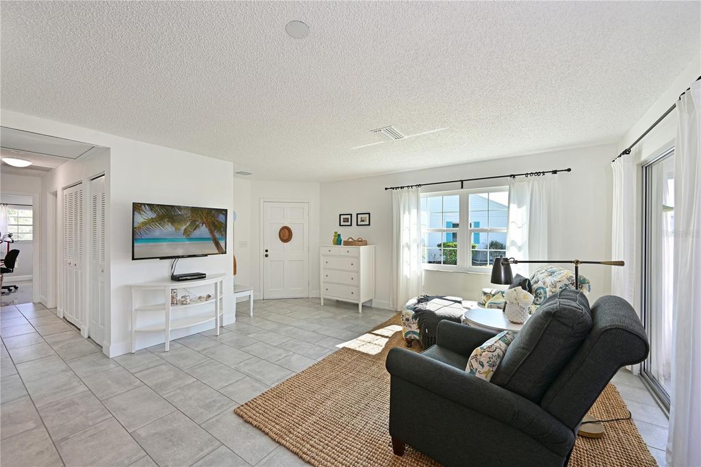 Image 12 of property listing at 9426 ANDOVER CIRCLE, Bradenton, FL 34210