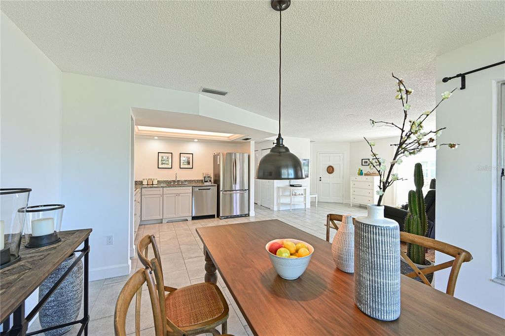 Image 18 of property listing at 9426 ANDOVER CIRCLE, Bradenton, FL 34210