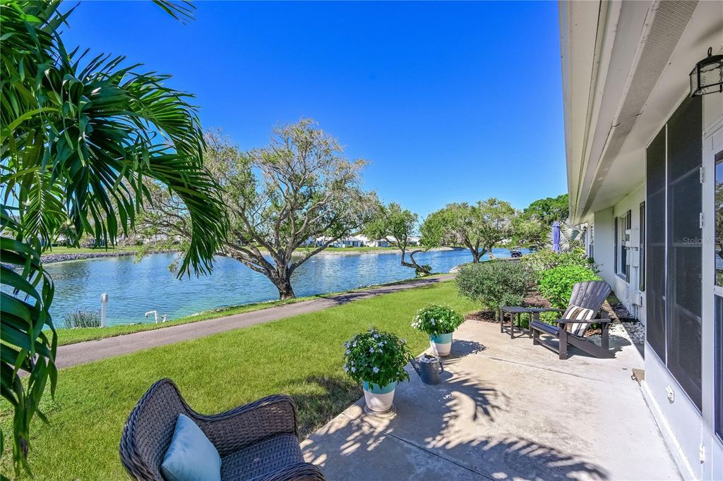 Image 3 of property listing at 9426 ANDOVER CIRCLE, Bradenton, FL 34210