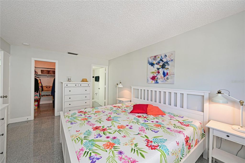 Image 24 of property listing at 9426 ANDOVER CIRCLE, Bradenton, FL 34210