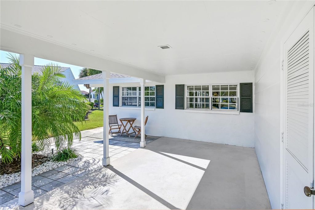 Image 7 of property listing at 9426 ANDOVER CIRCLE, Bradenton, FL 34210