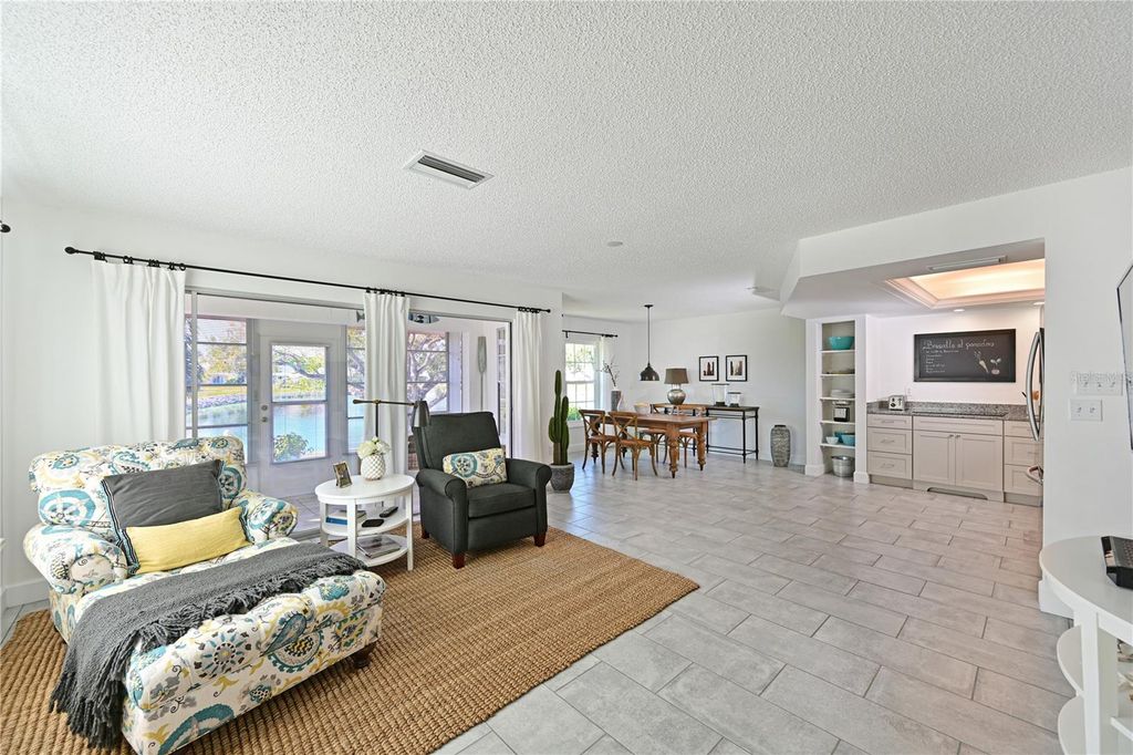 Image 10 of property listing at 9426 ANDOVER CIRCLE, Bradenton, FL 34210