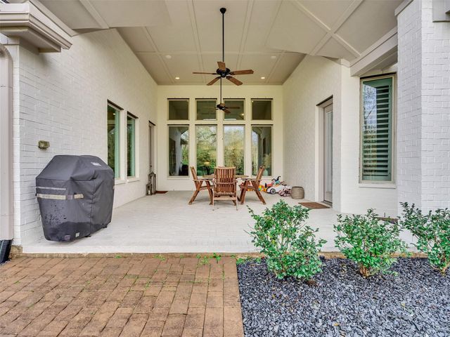 122 Ballantyne Drive, Montgomery, TX 77316