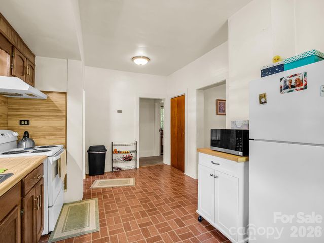 813 Montreat Road, Black Mountain, NC 28711