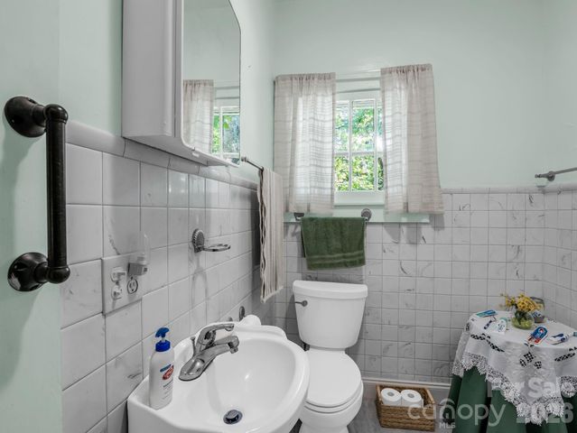 813 Montreat Road, Black Mountain, NC 28711