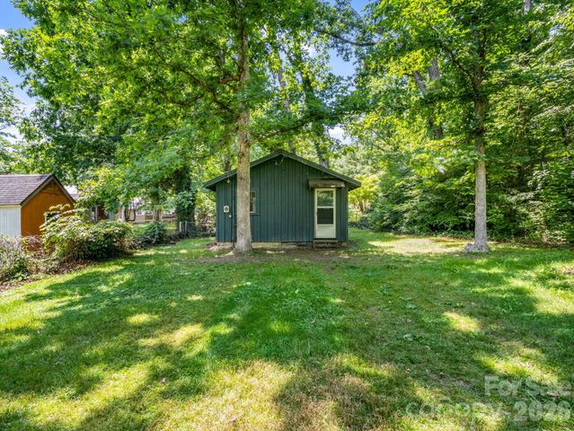 813 Montreat Road, Black Mountain, NC 28711
