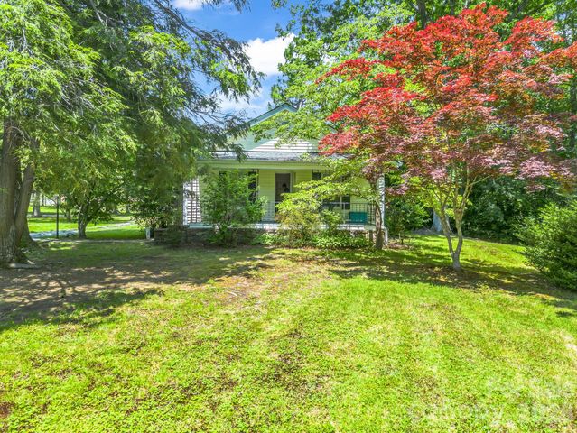 813 Montreat Road, Black Mountain, NC 28711