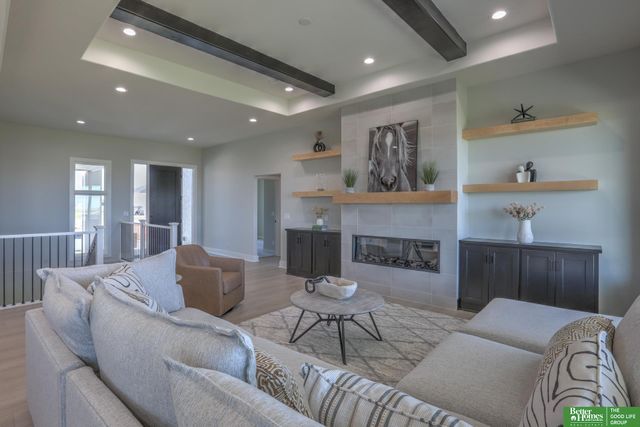 5807 N 197th Street, Elkhorn, NE 68022