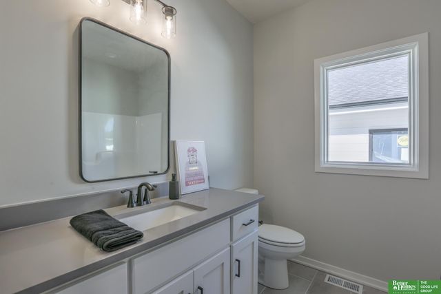 5807 N 197th Street, Elkhorn, NE 68022