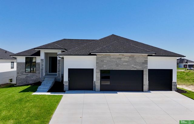 5807 N 197th Street, Elkhorn, NE 68022