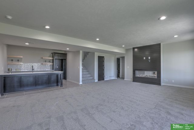 5807 N 197th Street, Elkhorn, NE 68022