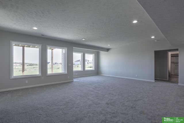 5807 N 197th Street, Elkhorn, NE 68022