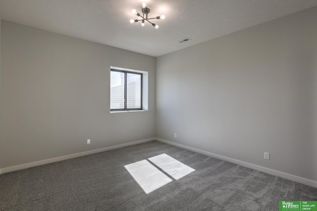 5807 N 197th Street, Elkhorn, NE 68022