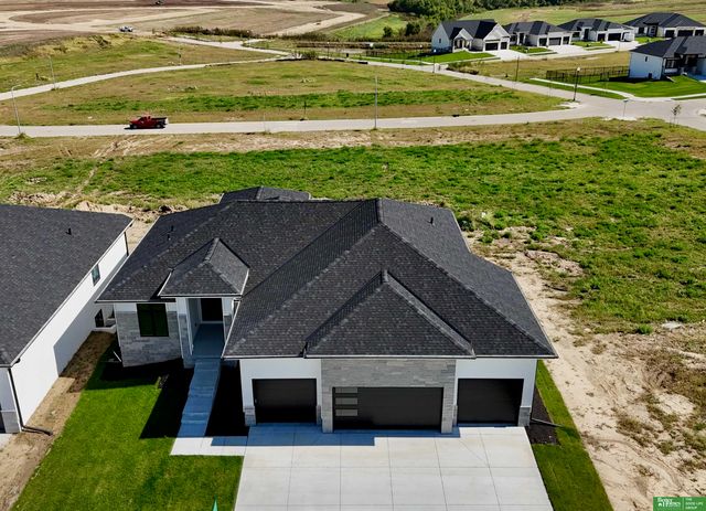 5807 N 197th Street, Elkhorn, NE 68022