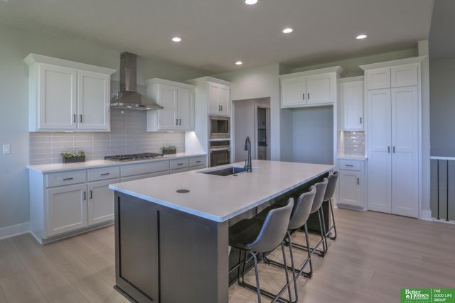 5807 N 197th Street, Elkhorn, NE 68022